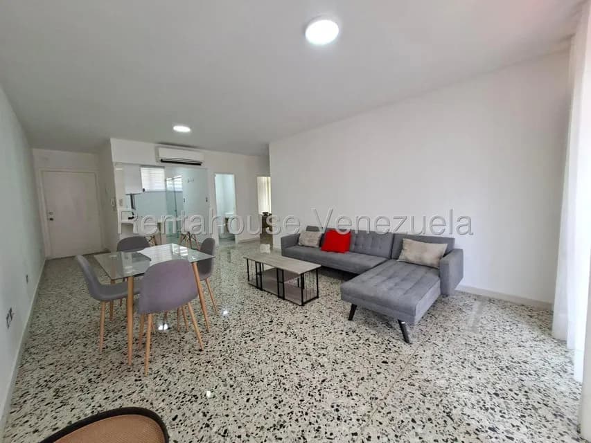 Apartamento (1 Nivel) en Alquiler en Los Palos Grandes, Distrito Metropolitano