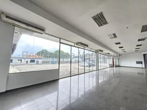 Daniela Linarez Alquila Espectacular Local Comercial Ideal Para Concesionario De Marcas Comerciales De Automóviles, Camiones, Motos, Maquinaria Agrícola, 4 Baños, Zona Industrial 2 Barquisimeto