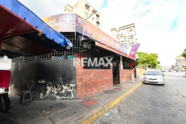Hotel comercial en venta en los dos caminos de 1.130 mts