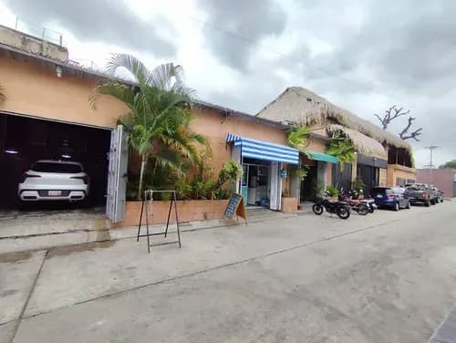 Wc Terreno Con Locales En Venta En Los Colorados Valencia C330098