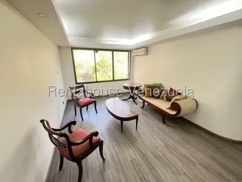 Estupendo Apartamento Amoblado En Alquiler En La Urb. Miranda 26-17098