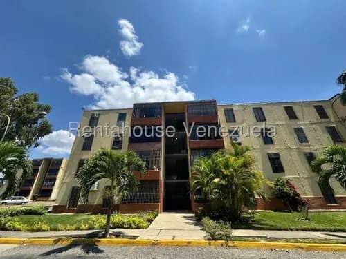 Héctor Malavé Vende Cómodo Apartamento Al Este De Barquisimeto, Amoblado, Cocina Remodelada Y Equipada,