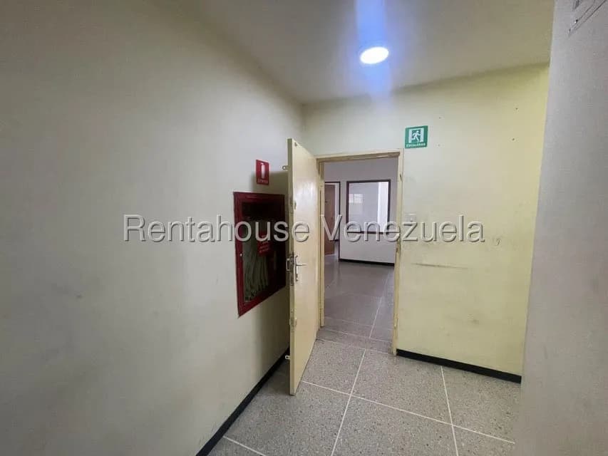 Comercial (Industrial) en Alquiler en La Urbina, Distrito Metropolitano
