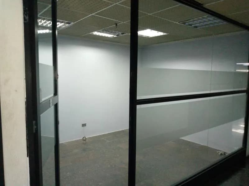 LOCAL COMERCIAL EN ALQUILER C.C. MACARACUAY PLAZA (C2 4I)