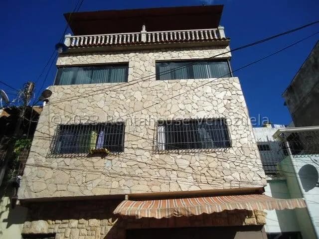 Casa (Multipes Niveles) en Venta en Catia, Distrito Metropolitano