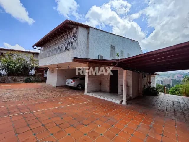 Casa con piscina en Santa fe, Calle cerrada