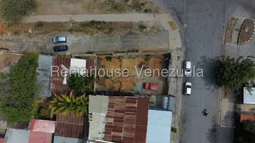 Héctor Malavé Vende Amplio Terreno En Centro De Barquisimeto, A Pie De Calle, Con Alto Flujo Vehicular Y Peatonal.