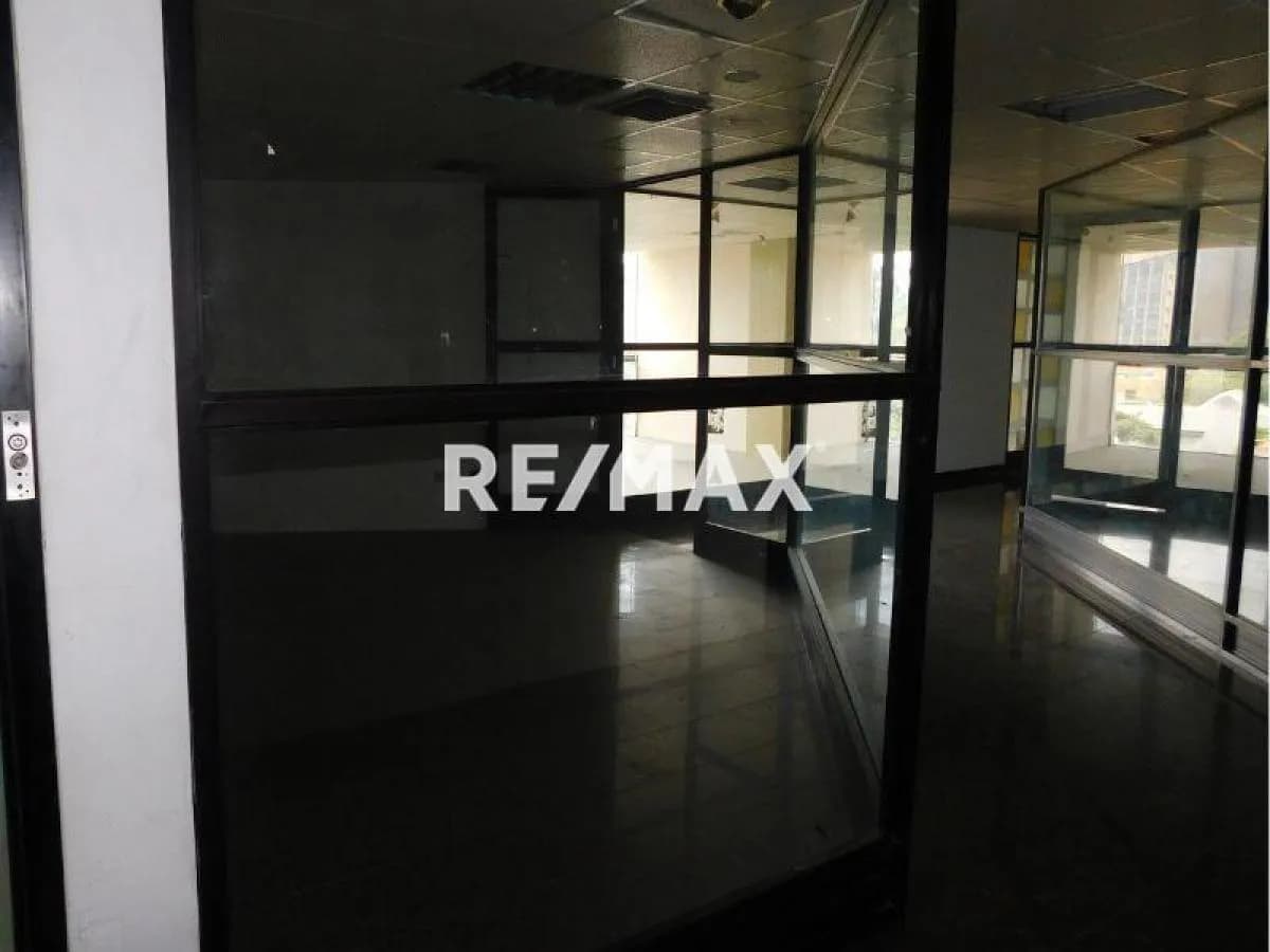 Alquiler de Local Comercial _ C.C. Macaracuay Plaza (C3 L9A))