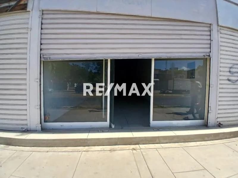 Se Alquila Lindo Local en Excelente Zona Comercial