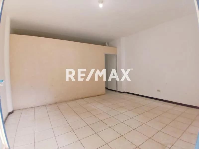 Se Alquila Local Comercial en Excelente zona Comercial de Coro Edo Falcón