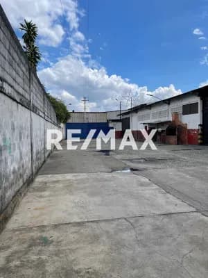 Ópera de Inmediato en Galpón Industrial en Acarigua