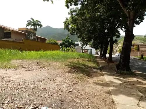 Sky Group Vende Terreno En La Av. 112 Y Calle 139 De La Urbanización Prebo Ii. Vit-001