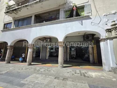 Gran Local Comercial A Nivel De Calle Con Oficina En Venta .urb. Av. Baralt. Centro.
