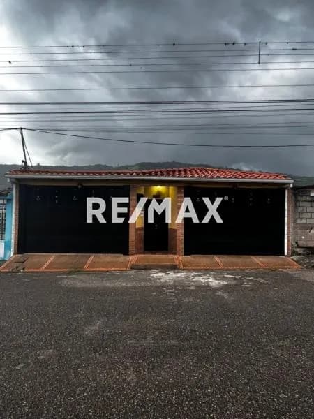 Casa. Venta. Cordero