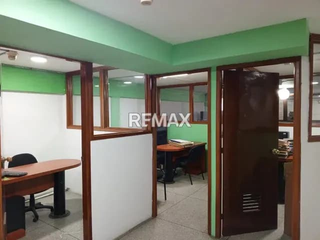 Alquiler de Local Comercial. Ubicado en el Centro Comercial Mercedes Díaz II.