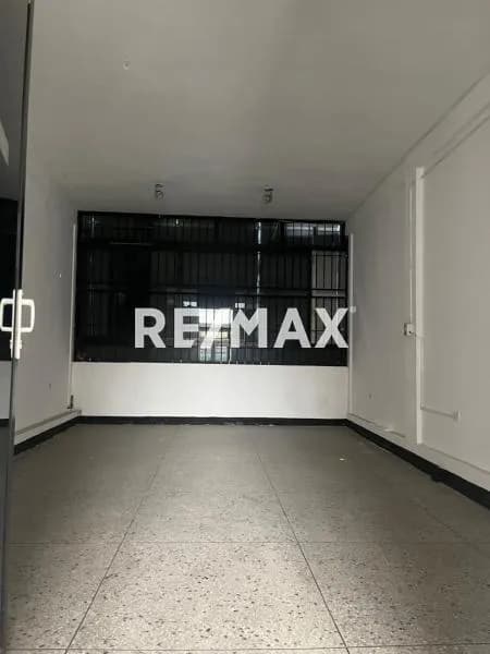 Local Comercial N° 18 en Alquiler Avenida Andrés Bello entre Carrera 21 y 22 Zona Centro- Barquisimeto