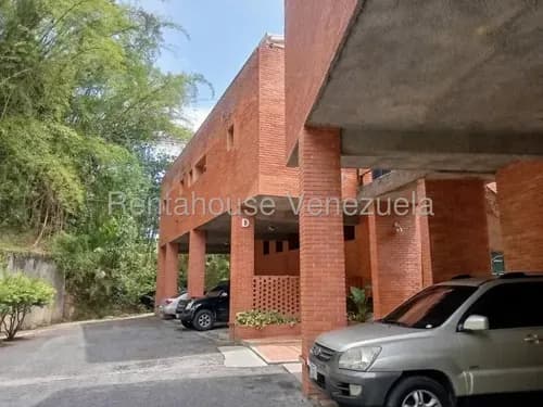 Se Ofrece En Venta Hermoso Y Acogedor Townhouse Campestre Ubicado En El Hatillo