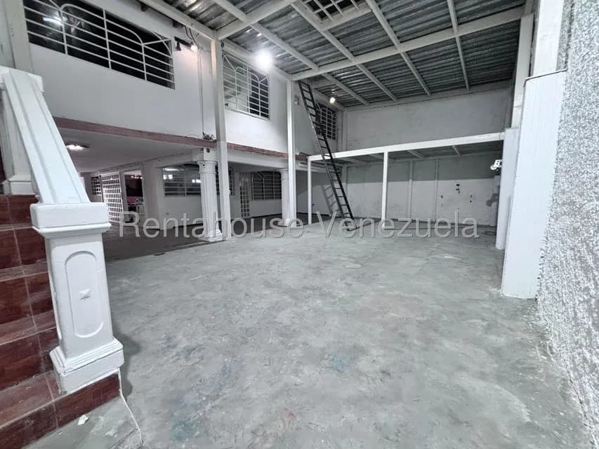 Comercial (Galpon - Deposito) en Alquiler en La Trinidad, Distrito Metropolitano