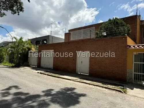 Montalbán ! Venta Hermosa Y Moderna Casa, Totalmente Remodelada, 375 M2 Const., 4 Hab, 6 Baños, 2 Pe, Amplia Cocina, Bellas Áreas Sociales, Terraza Externa. Parrilera. Calle Cerrada, Vigilancia 24/7 !