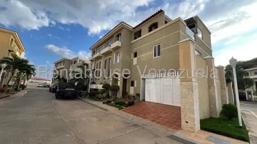 Townhouse En Venta Exclusivo En Cabo Norte ..25-14311..kb