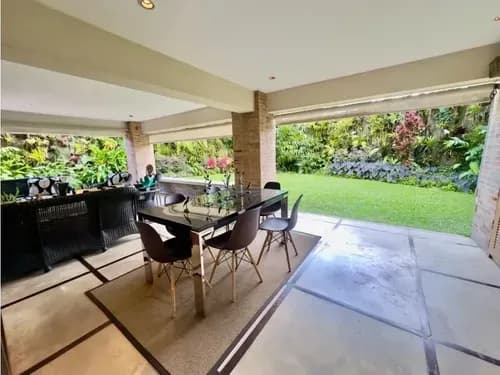 Se Vende Townhouse 770m2 El Bosque 5586