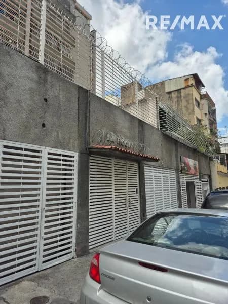 GRAN OPORTUNIDAD PARA INVERTIR VENTA LOCAL COMERCIAL EN LA CANDELARIA NORTE
