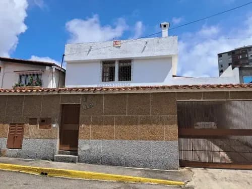 Casa A Remodelar En La Pomarrosa Cerca De La Avenida Perimetral