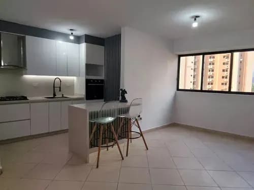 Carolina Romero Vende Apartamento Res Estratosfera, Valle Blanco, Valencia Con Pozo Y Planta 100%. (ina-1092) Sólo Clientes