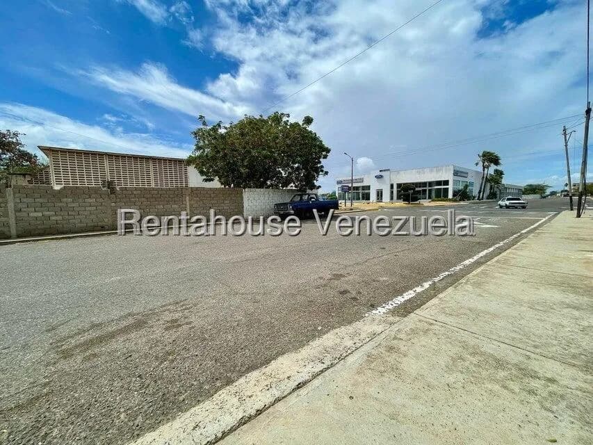Terreno (Comercial) en Venta en Punto Fijo, Falcon