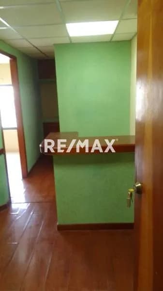 Se Vende Oficina, Sector las Avenidas, Luis del Valle Garcia, Edificio Pro Airiños,