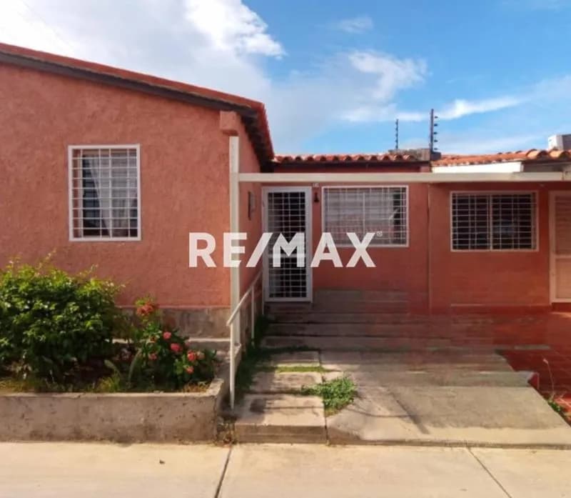 HERMOSA Y ACOGEDORA CASA CONJUNTO RESIDENCIAL LAS MARITES.