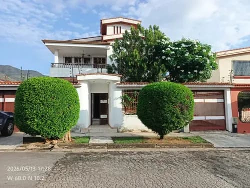 Casa Trigal Sur Calle Cerrada Dos Niveles 5 Hab. 4 B 3 P/e Excelente Ubicación Clientes Compradores Directos
