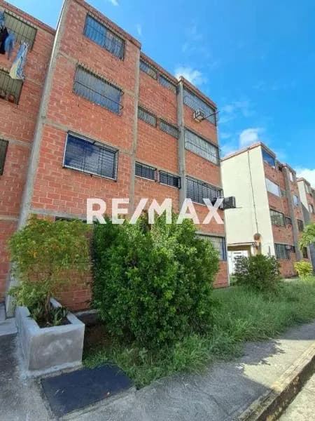Hermosa y actualizado apartamento en la Urb. Valle Humbolth, Cúa, Edo. Miranda.