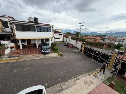 Casa En Venta Urb Royal, Av Pueblo Nuevo San Cristóbal Mg696