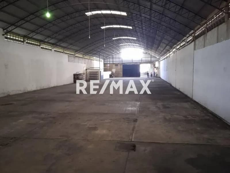 GALPÓN EN VENTA EN LA AVENIDA BELLA VISTA ZONA INDUSTRIAL