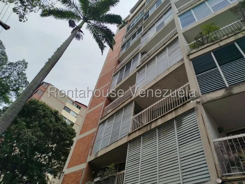 Apartamento (1 Nivel) en Alquiler en Chuao, Distrito Metropolitano
