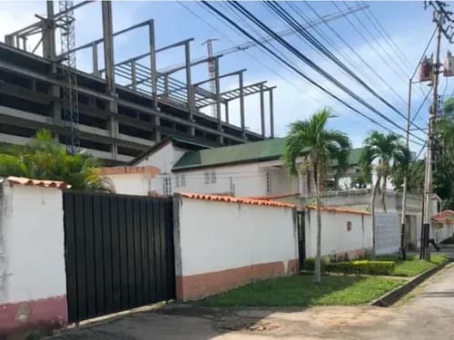 En Venta Casa/terreno En Urbanización La Floresta Mcy.