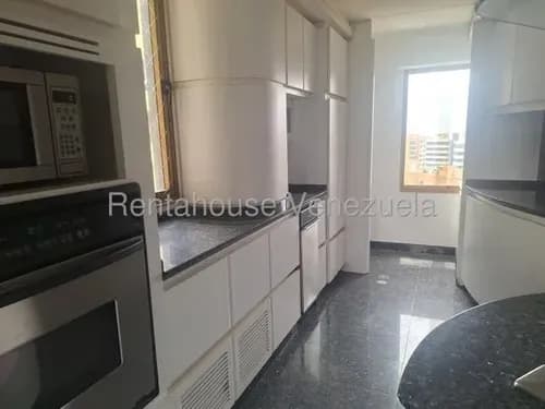 Alquuler Apartamento En Calle Cerrada Con Vigilancia, Mls #26-21143