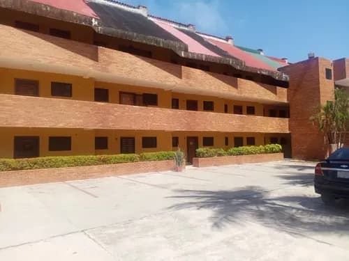 Se Vende Apartamento En Tucacas Con Piscina Y Acceso A La Playa