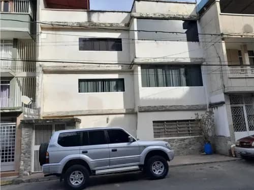 Vendo Casa Triplex 690m2 El Cuji-san Antonio 9763