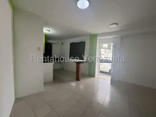 Raíza Suárez Alquila 2 6 9 1 5 1 Local Comercial De 26 M2 A Pie De Calle. Ideal Para Tu Emprendimiento, Ubicado En Nueva Segovia Barquisimeto
