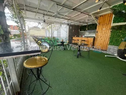 # 26-13513 Venta Casa Comercial Tipo Clínica Con Quirófano Y Áreas Especializadas En Zona Estratégica Centro Barquisimeto, Lara Aa }