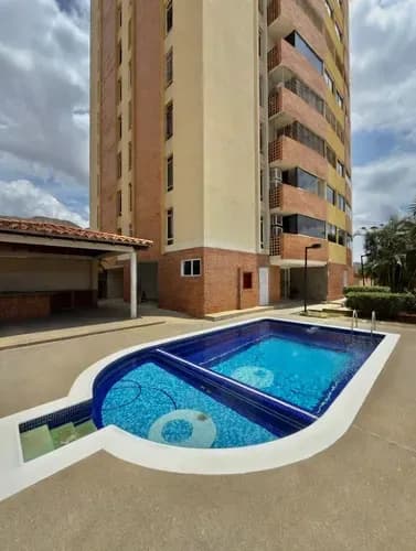 Apartamento En Jardin Mañongo Res.valle Claro Cerca Del Sambil Cj.