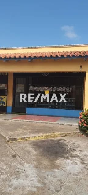 EN VENTA LOCAL COMERCIAL UBICADO EN LA AVENIDA PRINCIPAL DE TIPURO, C.C COLINAS DEL NORTE