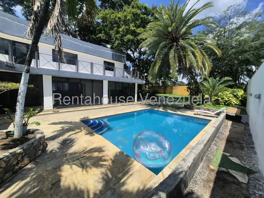 Casa en venta - $610k