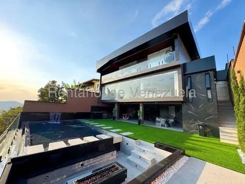 Abb / Extraordinaria Casa Multinivel Que Representa La Cúspide Del Lujo Contemporáneo En Los Naranjos Del Cafetal, En Venta / Mls #26-14559