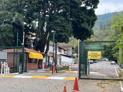 En Venta Terreno Plano Con Increíble Vista En Urbanización Cerrada, En Esquina, Con Proyecto Aprobado, En Sorocaima, La Trinidad.