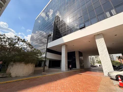 Se Alquila Oficina 740m2 4b/2p Chuao