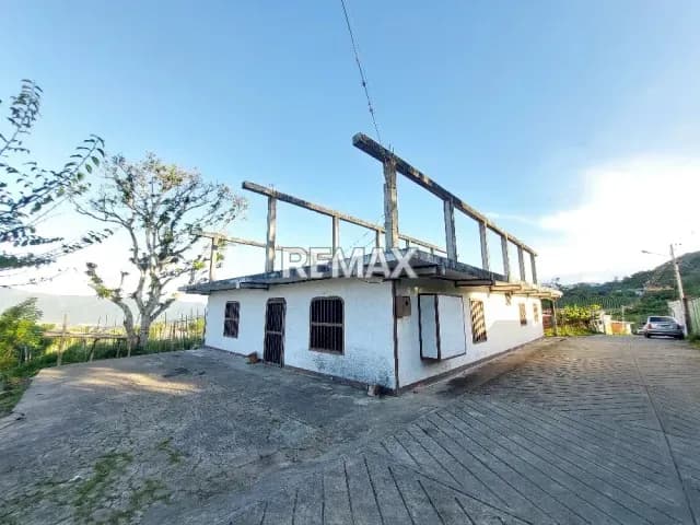 CASA EN VENTA CON TERRENO y AVANCE DE CONSTRUCCIÓN El Valle, Sector el Descanso, Municipio Independencia