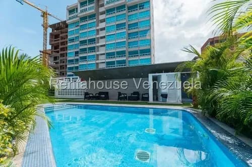 Penthouse En Venta, Playa Grande, Edo La Guaira. Vista Al Mar, Piscina, A Pasos De La Playa, Amplios Ventanales, Vigilancia Las 24 Horas.10769.